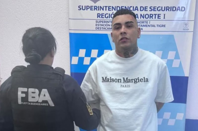Detuvieron a Callejero Fino por llevar un arma 