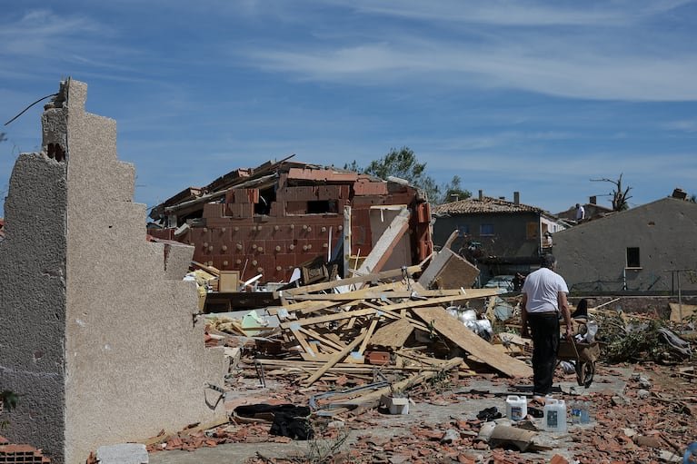 Un tornado devastó un pueblo en Francia