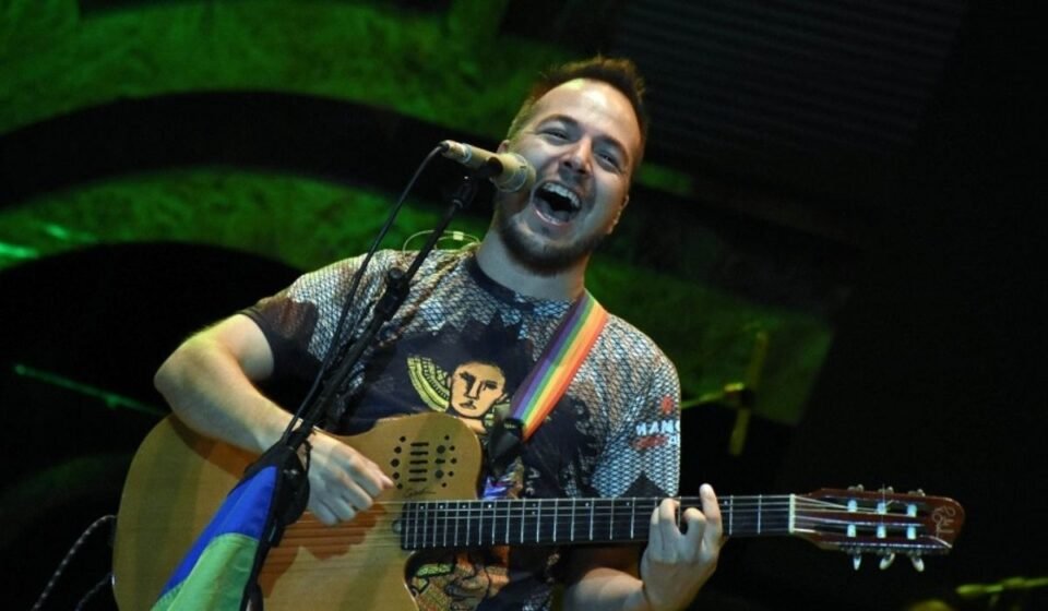 Bruno Arias dará un taller de canto gratuito
