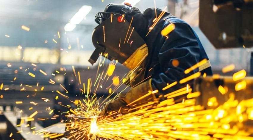 La industria cayó en julio y acumula un retroceso de 2% 