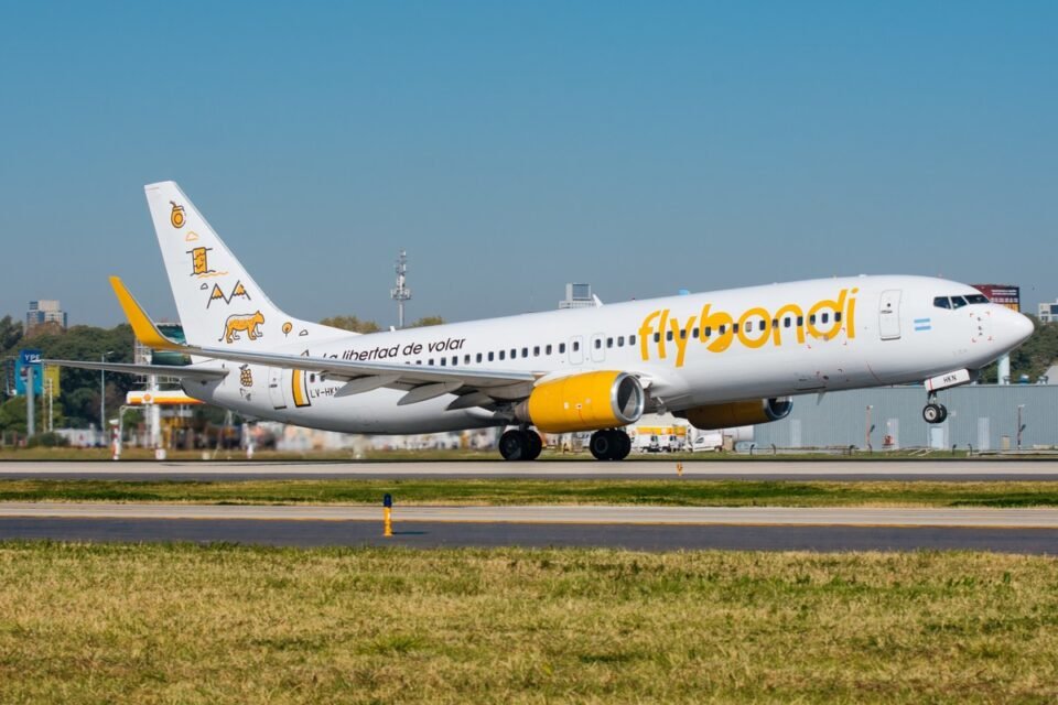 Tras vuelos cancelados Flybondi se va de Jujuy 
