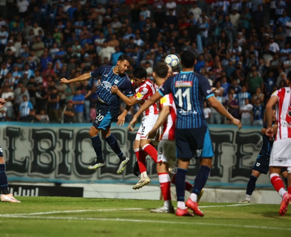 Gimnasia de Jujuy empató 2-2 con San Martín de Tucumán 
