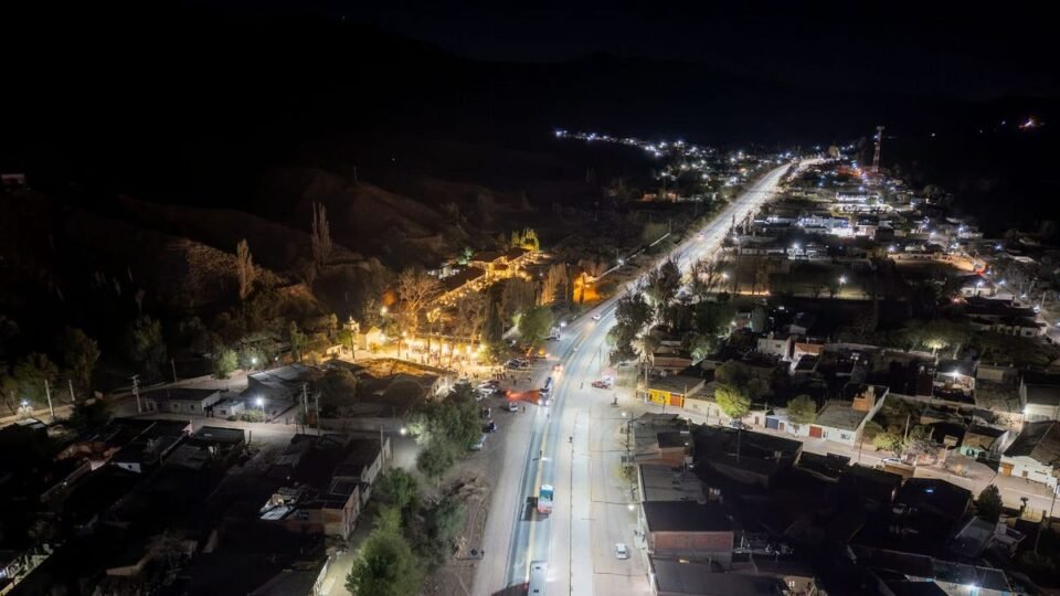 Nueva obra de iluminación en el acceso a Huacalera 
