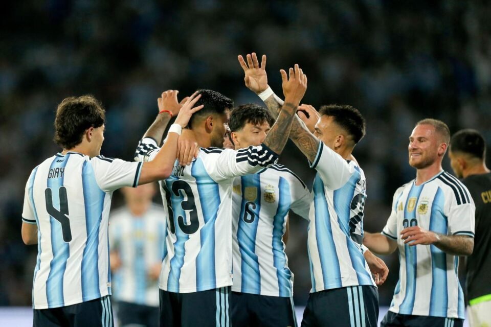 La Selección Argentina venció 4-0 a Bolivia 