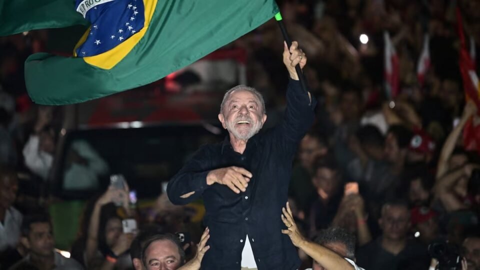 Lula da Silva ganó el balotaje y asumirá un cuarto mandato