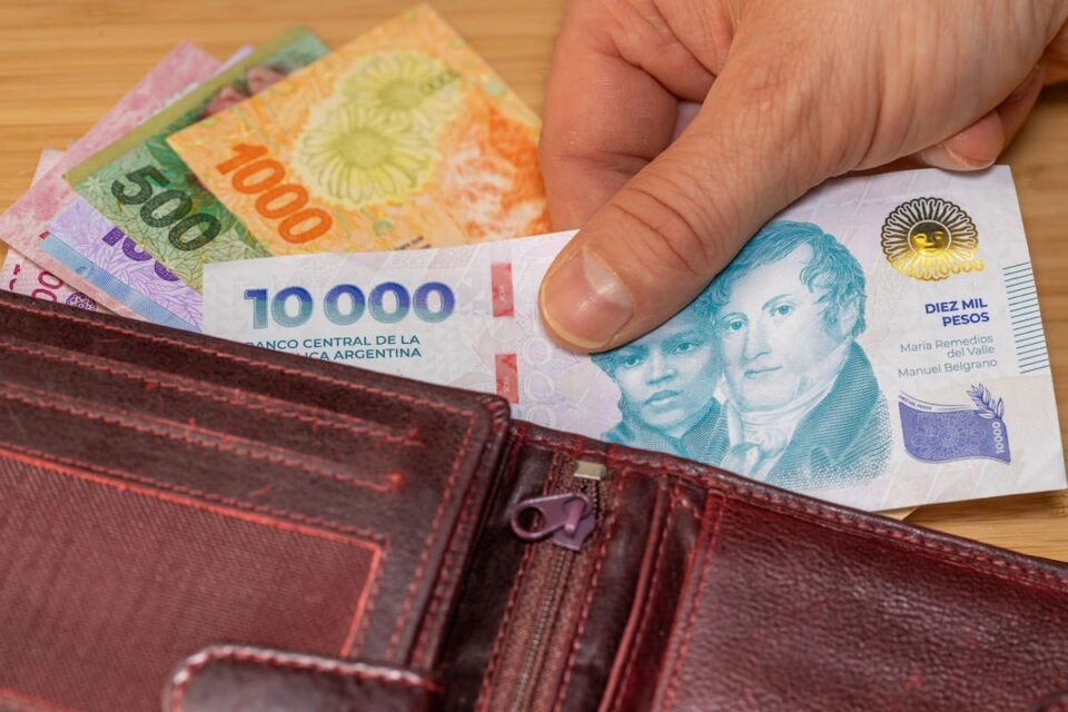 Los salarios formales acumulan una caída real del 2,3% 