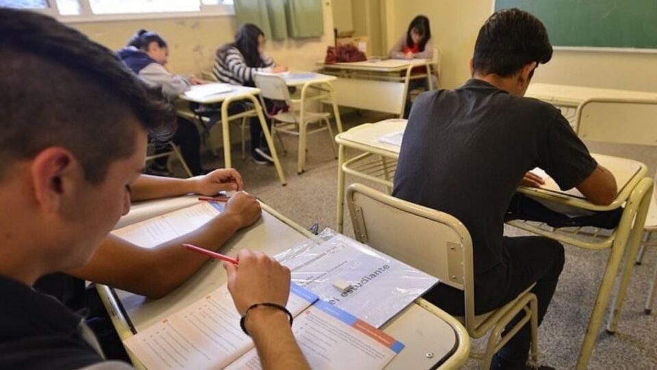 Ingreso a primer año: comienzan las reuniones por los exámenes