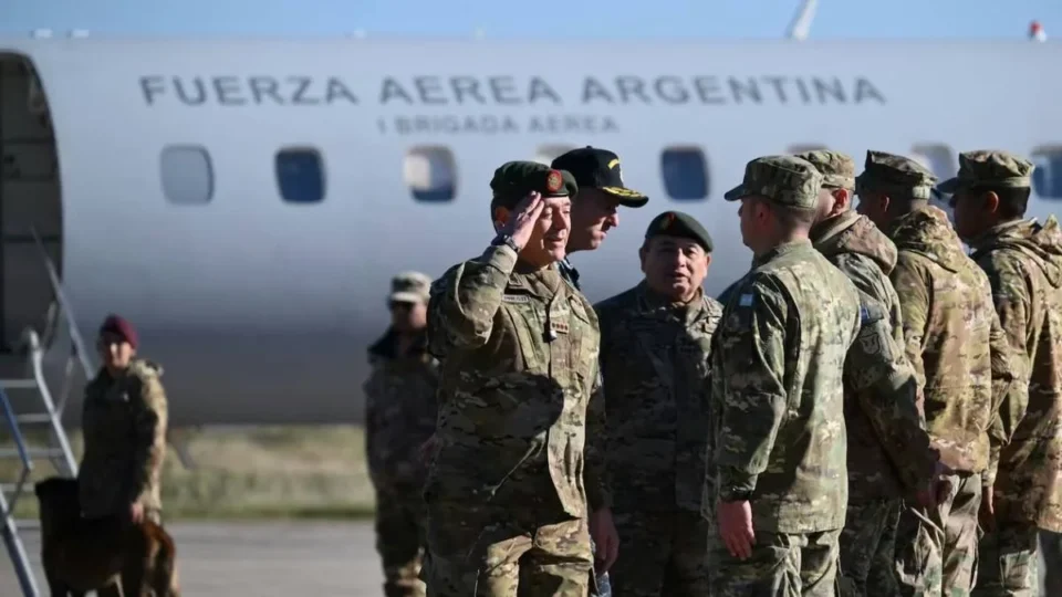 Compran bajo secreto militar equipamiento para las Fuerzas Armadas