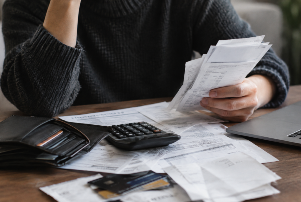 El 72% de los menores de 40 años no llega a fin de mes 